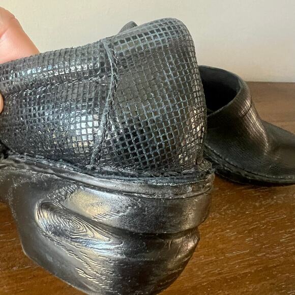 BOC Born Concept Woman’s Black Textured Leather Slip On Nursing Clogs- Size 9 - Picture 11 of 11